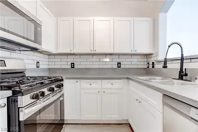 10550 West Alexander Road 2193 Kitchen