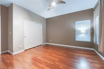 5113 Mambo Vista Avenue Bedroom