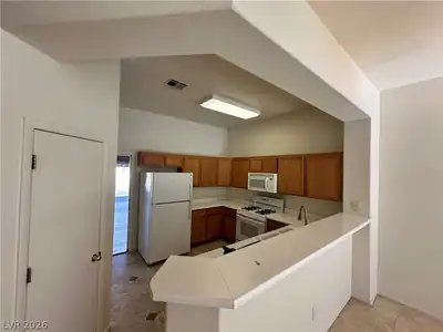 9044 Kimo Street Kitchen