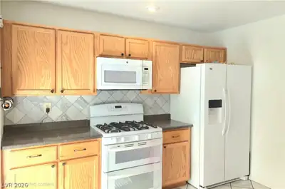 10001 Crimson Palisades Place 103 Kitchen