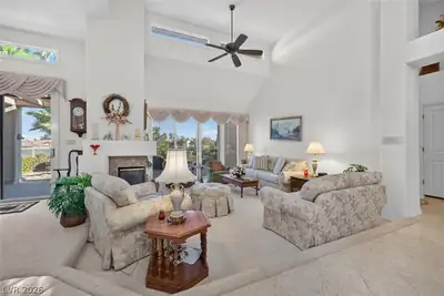 8157 Round Hills Circle Living Room