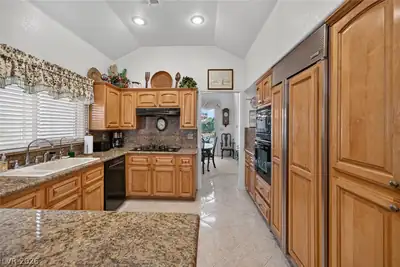8157 Round Hills Circle Kitchen