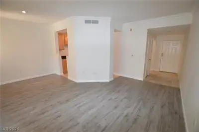 270 East Flamingo Road 136 Living Room