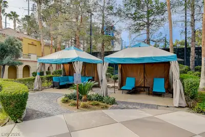 270 East Flamingo Road 136 Yard