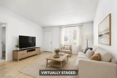 4274 Rollingstone Drive Living Room