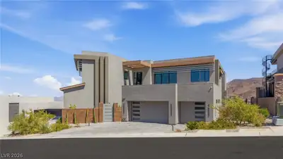 668 Dragon Peak Drive Front of Structure