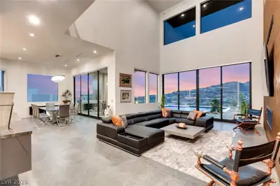 668 Dragon Peak Drive Living Room