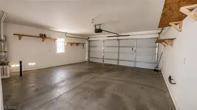 1049 Monte De Oro Avenue Garage