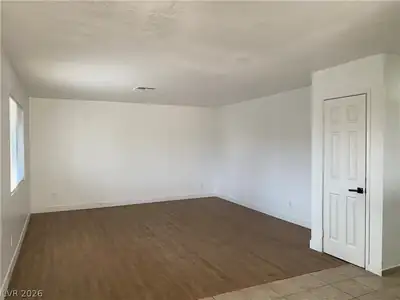 4750 Thunderbolt Avenue 3 Living Room