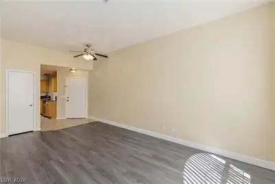 3125 North Buffalo Drive 2153 Family Room