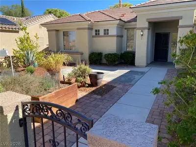 2529 Evansville Avenue Courtyard