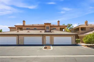 6913 Cobre Azul Avenue 201 Las Vegas, NV 89108
