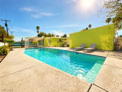 3328 Seneca Drive, Las Vegas, NV 89169 Pool