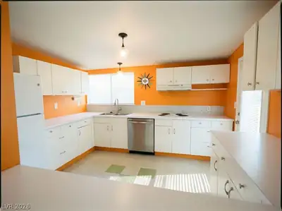 3328 Seneca Drive, Las Vegas, NV 89169 Kitchen