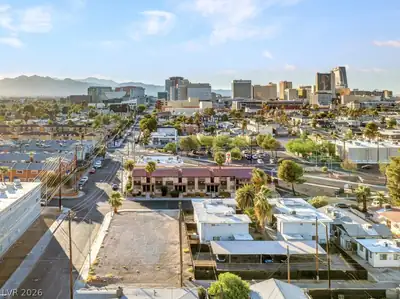 423 13th Street Las Vegas, NV 89101