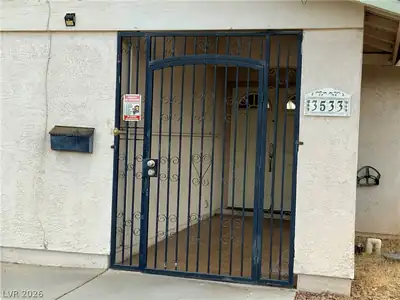 3533 Moraga Drive Entry
