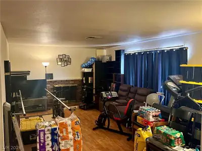 3533 Moraga Drive Living Room