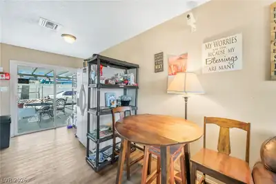 1000 Rockaway Street Dining Area
