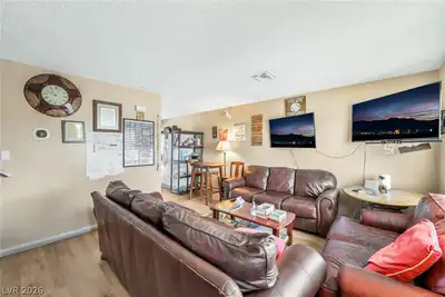 1000 Rockaway Street Living Room