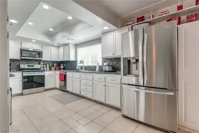 836 Vermillion Drive Kitchen