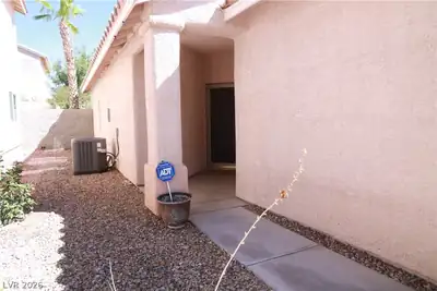 7824 Menelaus Avenue Entry