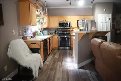 7824 Menelaus Avenue Kitchen