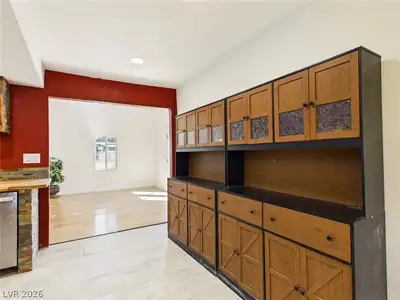 510 East Simkins Road Dining Area
