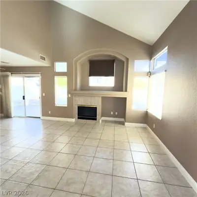 4434 Honeybrook Court Living Room