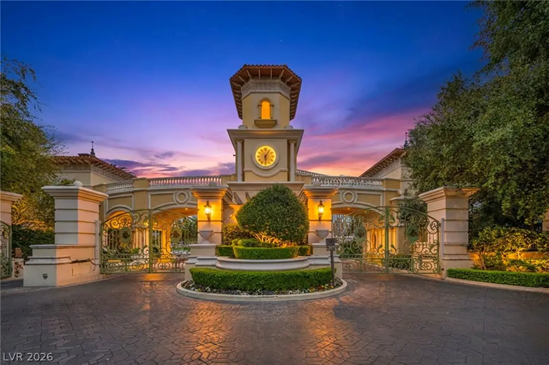 2777 Paradise Road 2304