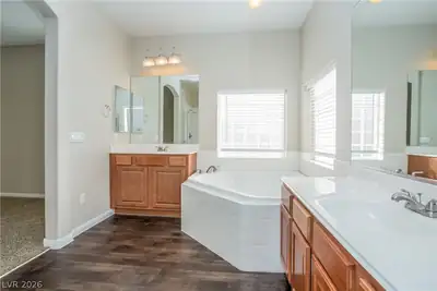 7630 Riva Ridge Street Primary Bathroom