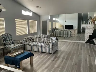417 Cherry Meadows Court Living Room