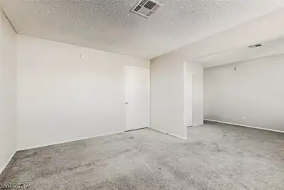 1290 Linn Lane Bedroom