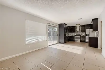 1290 Linn Lane Dining Area