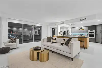 2877 Paradise Road 2102, Las Vegas, NV 89109 Living Room