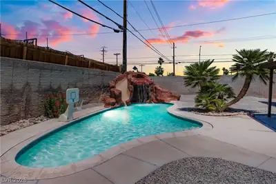 3313 El Camino Real, Las Vegas