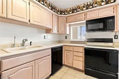 3111 Bel Air Drive 22F Kitchen
