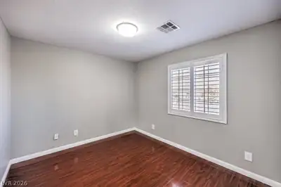 7661 Damascus Avenue Bedroom