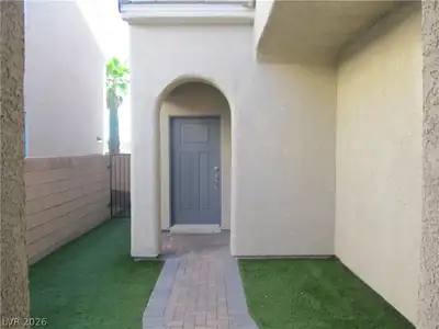 109 Elm Reed Avenue Entry