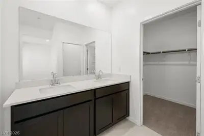 9561 Sagebrush Grove Street Primary Bathroom