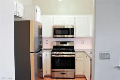 1347 Silver Sierra Street Kitchen