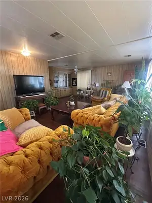 5073 Ridge Avenue Living Room