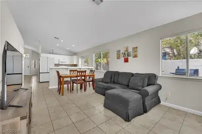 2124 Feather Bush Street Living Room