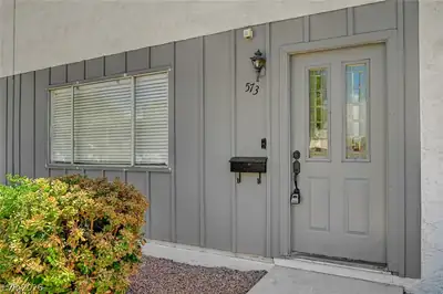 573 Greenbriar Townhouse Way 