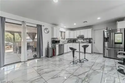 4870 East Colorado Avenue Kitchen