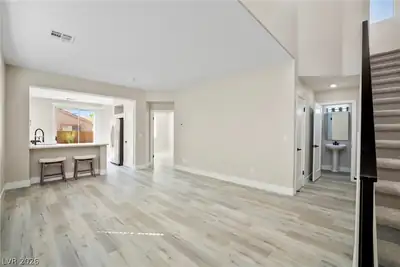 10921 Calistoga Springs Court Living Room