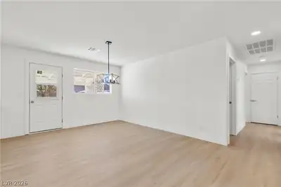 4825 Patterson Avenue Dining Area
