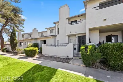 1628 Justin Court, Henderson