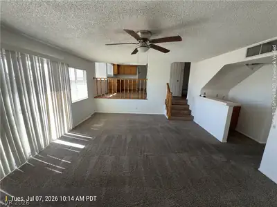 1416 Kirby Drive Living Room