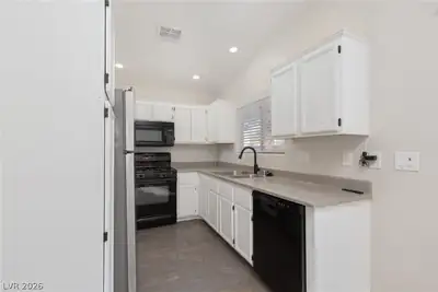 5748 Chisolm Trail Kitchen