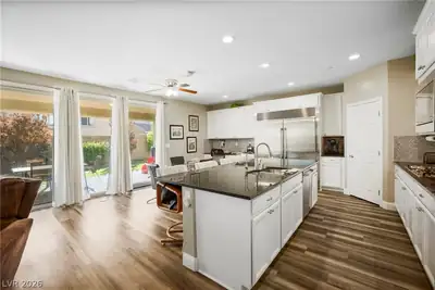 990 Floral Creek Court Kitchen